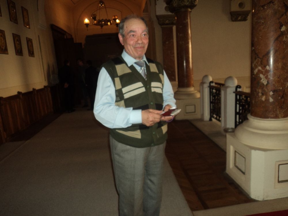 Un gălăţean, notificat de Primărie să DEMOLEZE, vrea să-şi DONEZE GARAJUL Consiliului Local (FOTO)