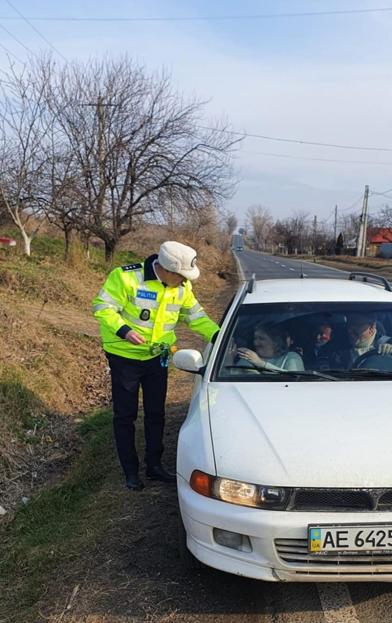 Şoferiţe sancţionate cu flori de 8 Martie (FOTO)
