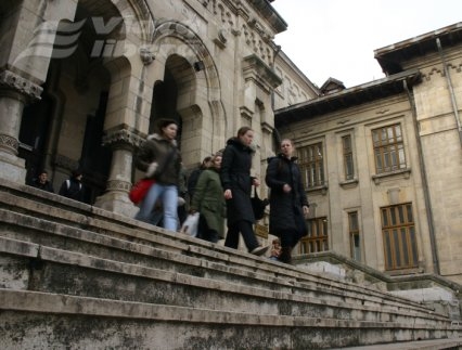 Studenţii îşi cer în continuare drepturile
