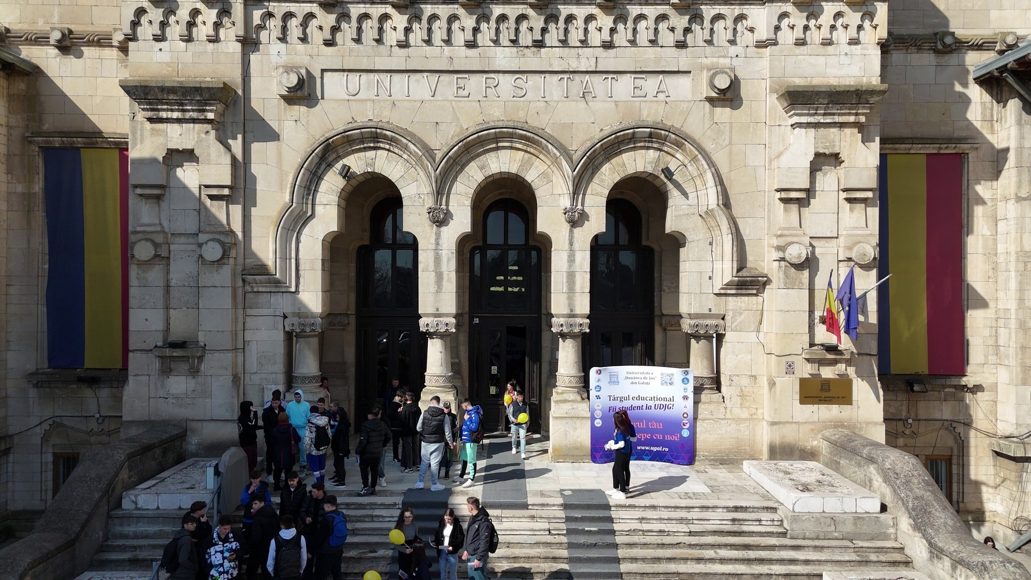 Universitatea „Dunărea de Jos” își promovează sesiunea de admiterea la mall