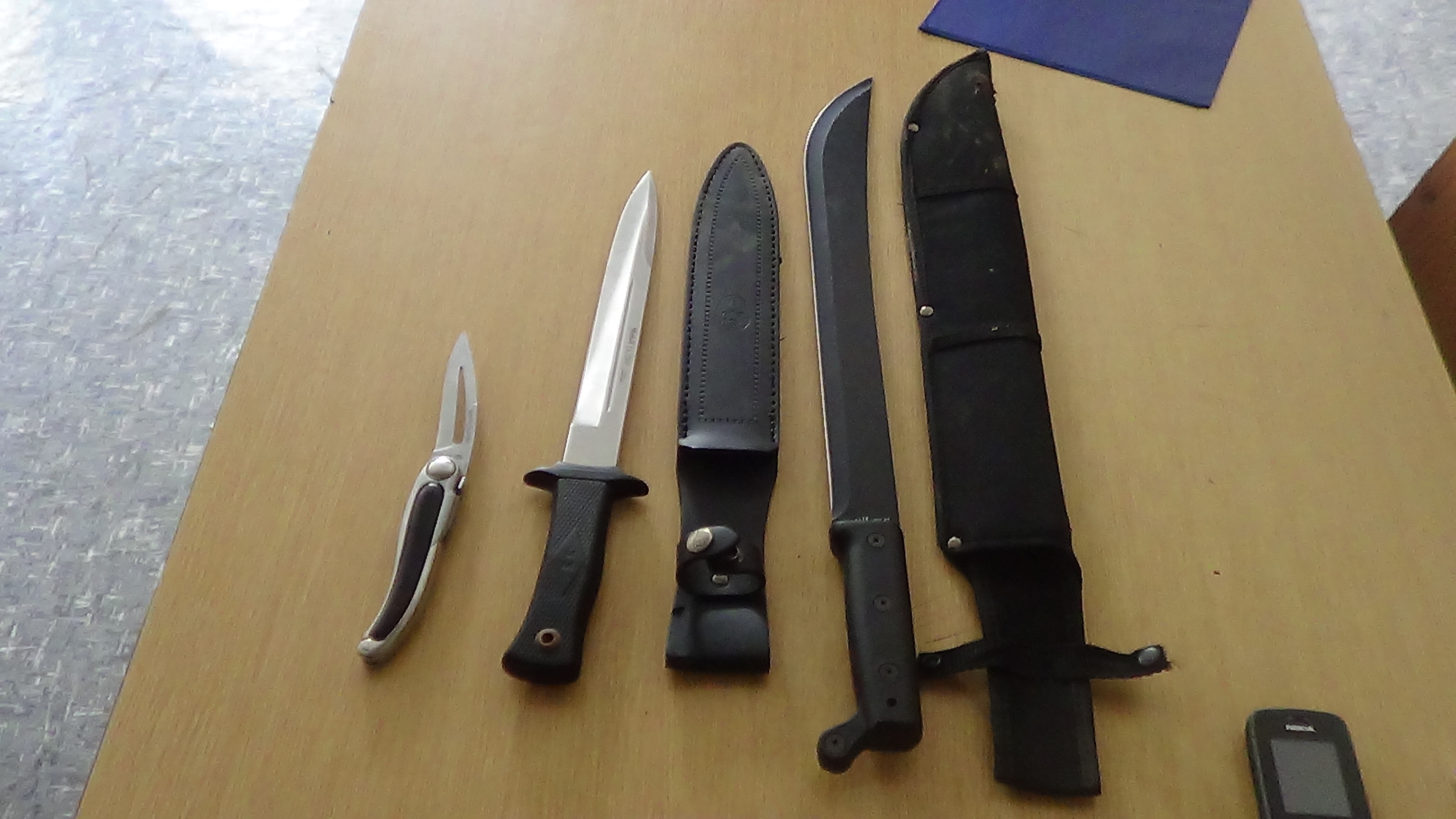 Scandal armat la Maşniţă! Jadarmii au intervenit în forţă pentru prinderea unor bătăuşi periculoşi