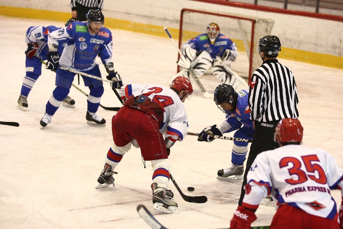 Echipa de hochei pe gheaţă CSM Dunărea a ratat semifinalele