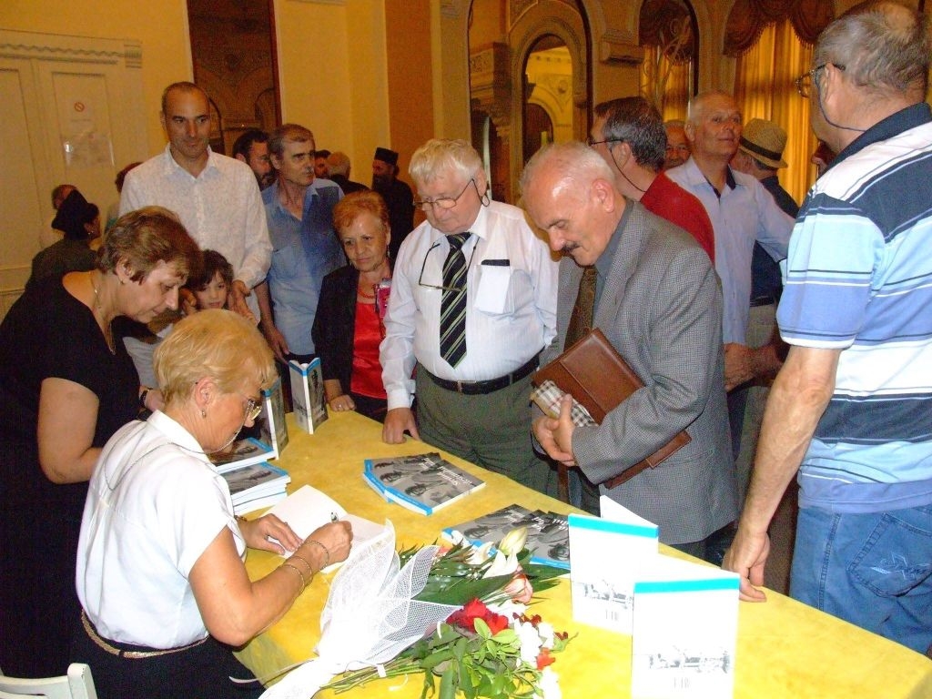 Înalţi oaspeţi şi o carte-eveniment: Ziua Aviaţiei, la Galaţi