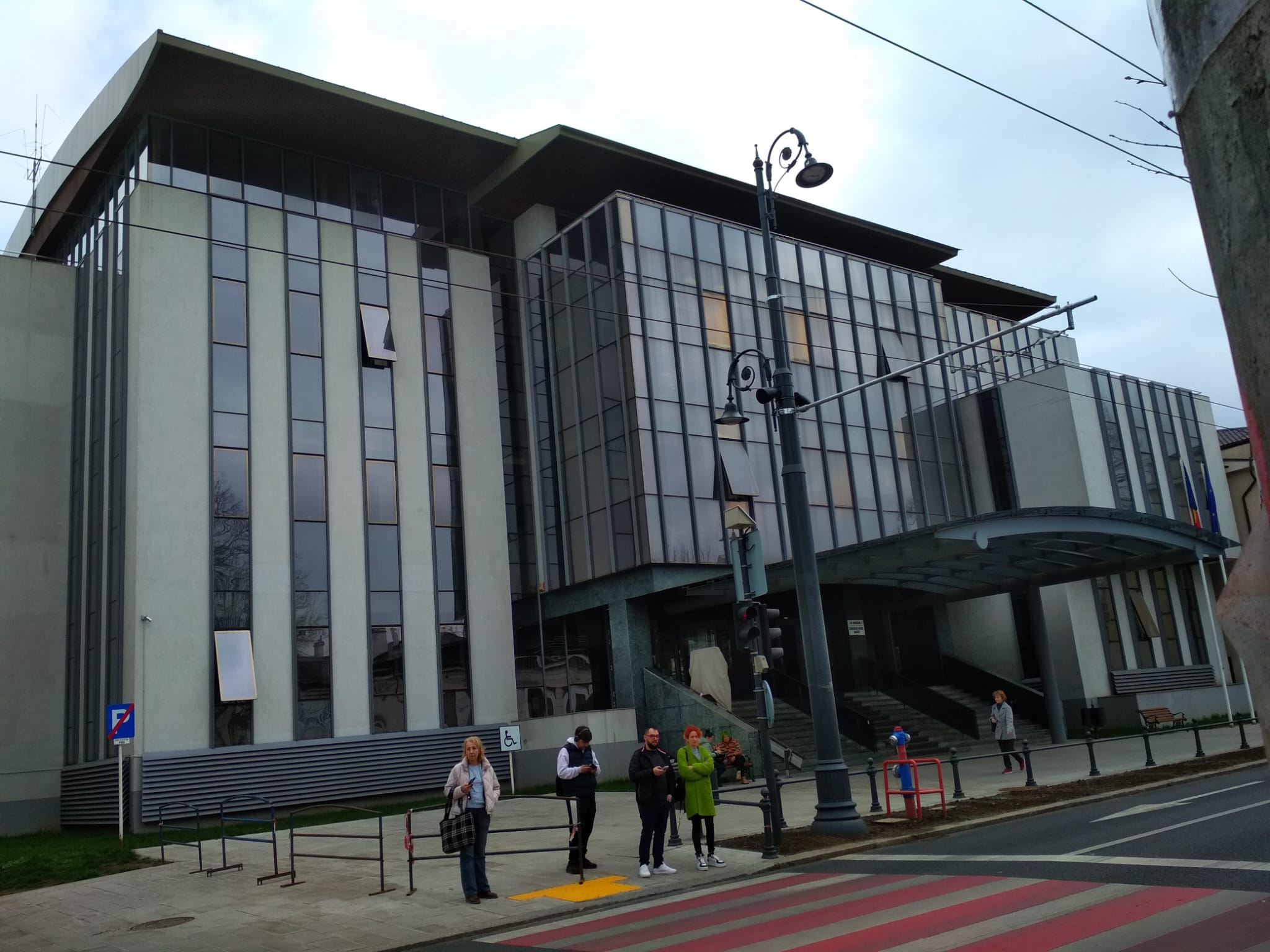 Cum reduce Primăria Galaţi 134 de posturi din organigramă