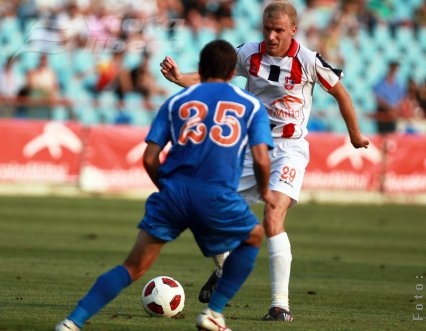 Oţelul şi vicecampioana desculţă