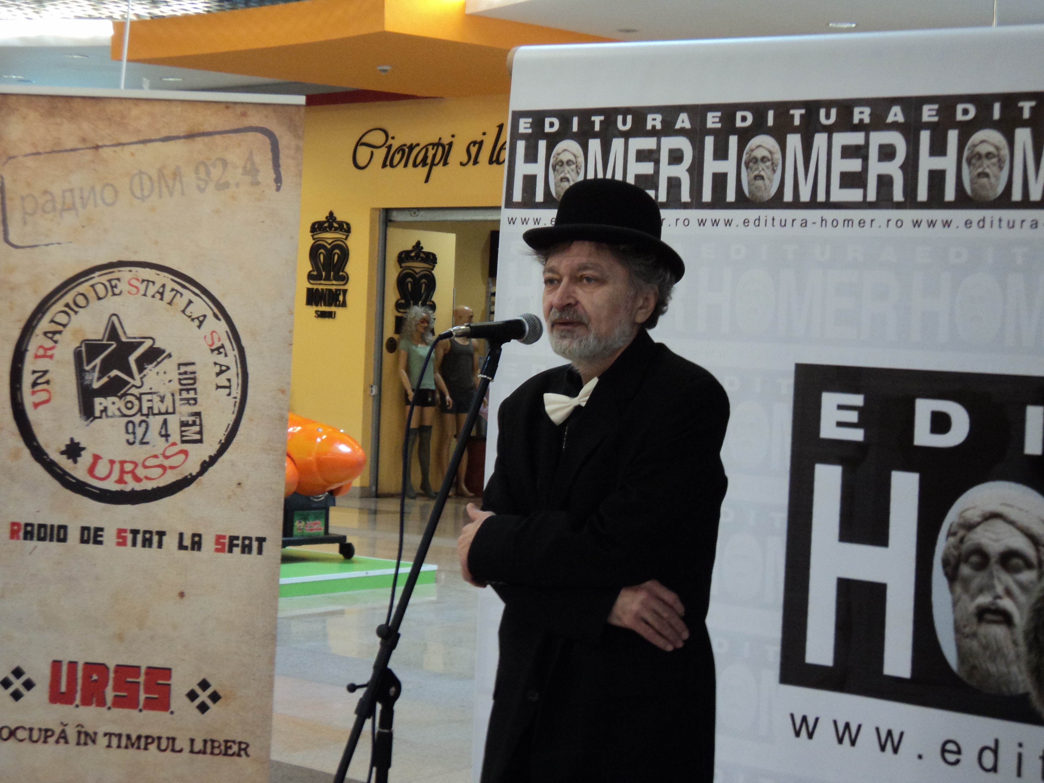 Cronică de cenaclu/ Aburii unor existenţe banale