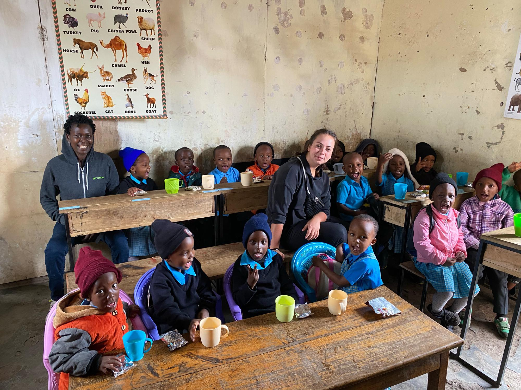 O gălăţeancă, voluntar pentru copiii din Africa (FOTO)