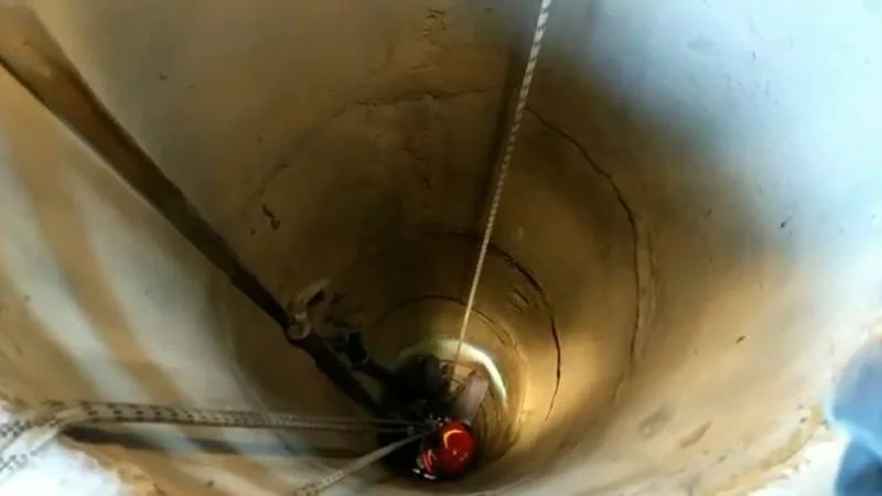 Bărbat mort după ce a căzut în fântână