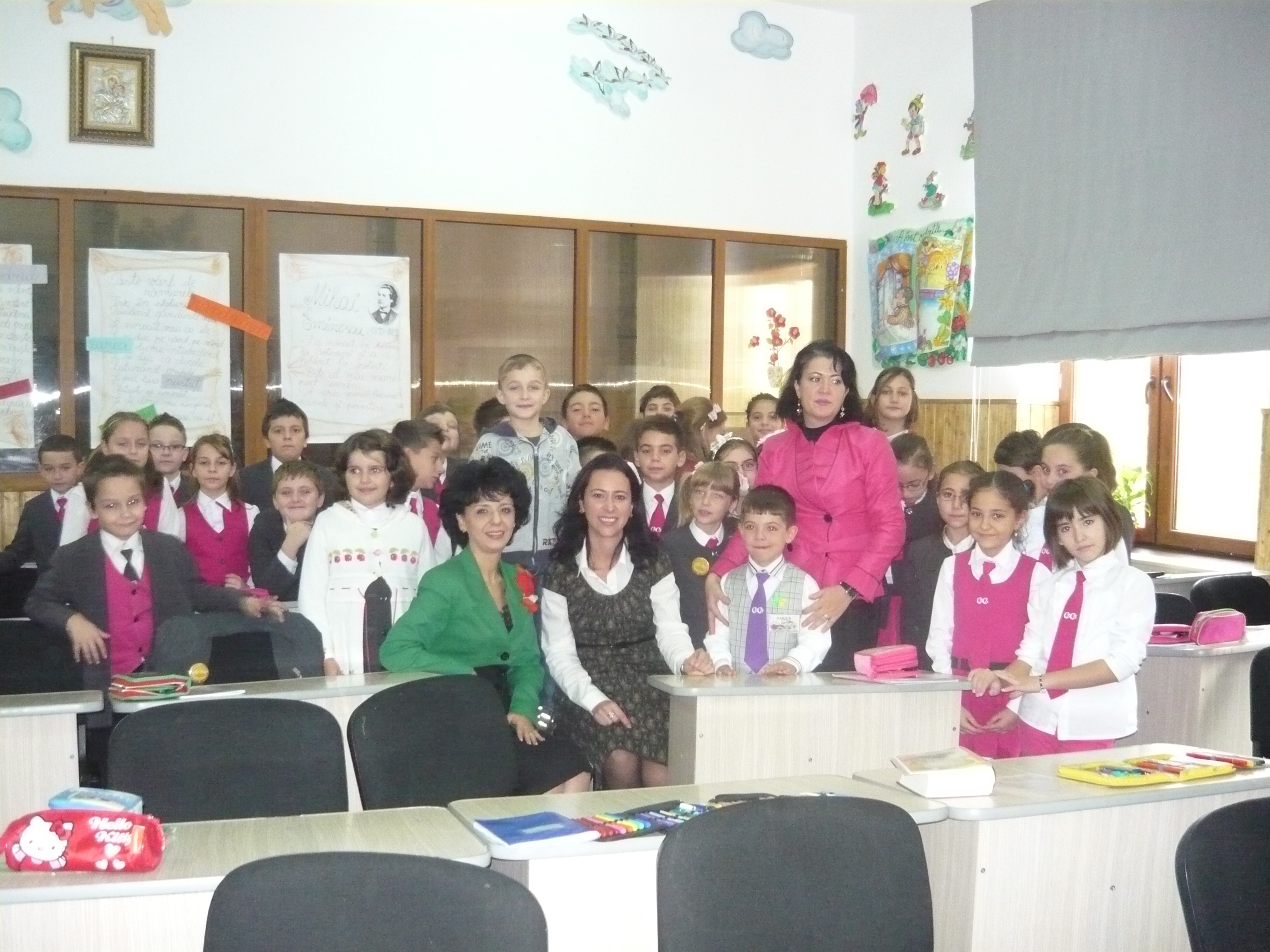 Ora prieteniei la CN "C. Negri": Lecţie de iubire pentru Edi