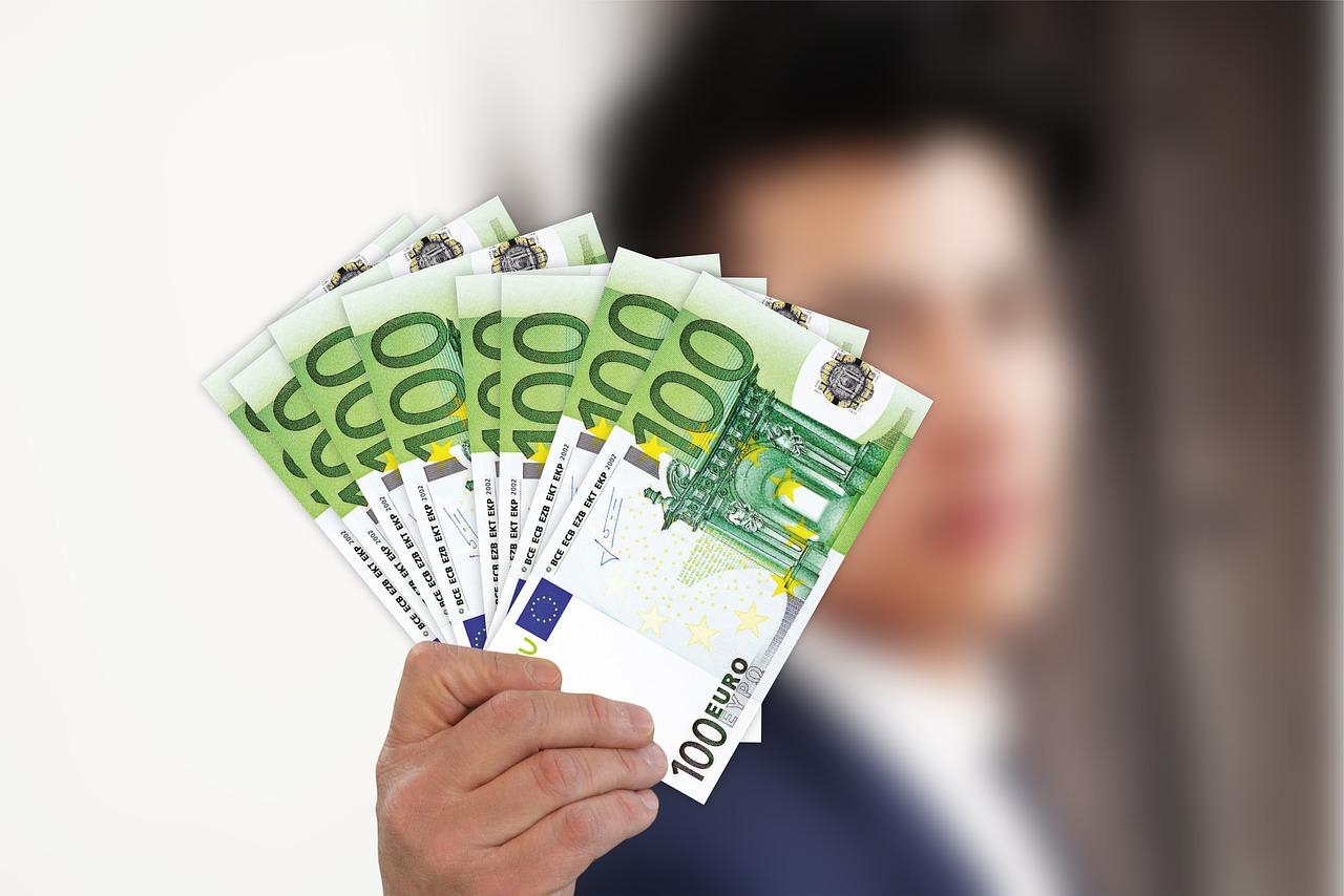 Bulgaria, Ungaria şi România, cele mai mici salarii minime