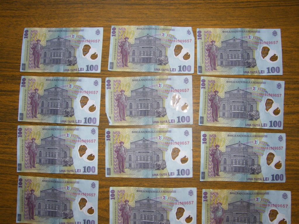 Trei gălăţeni au FALSIFICAT BANI ca să-şi cumpere băutură!