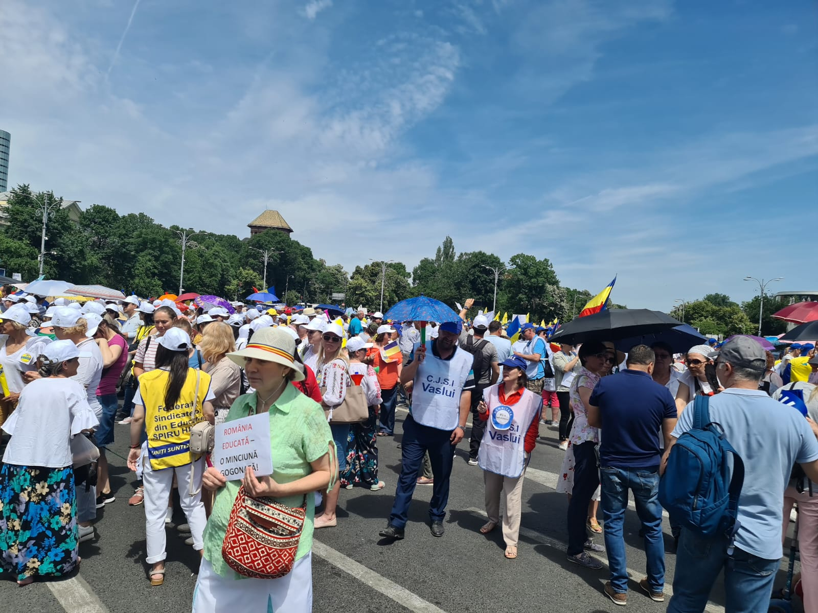 Festivitate pentru 2% din PIB