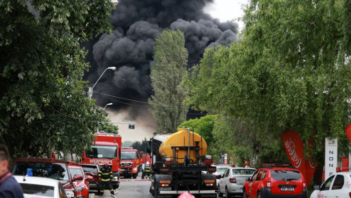 RO‑Alert în București. Incendiu puternic la un depozit din Sectorul 6