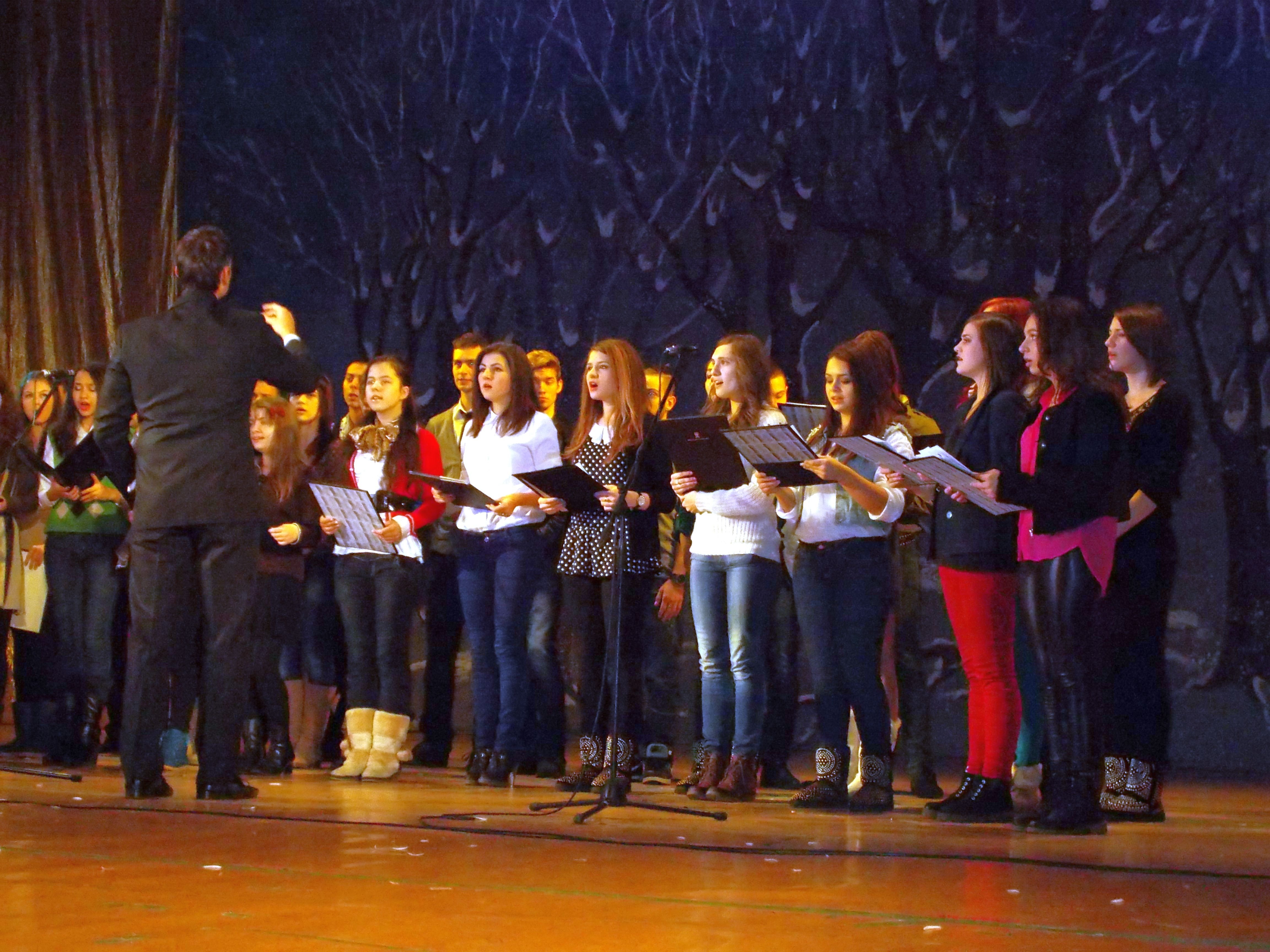 Elevii de la Artă au cântat în primă audiţie 