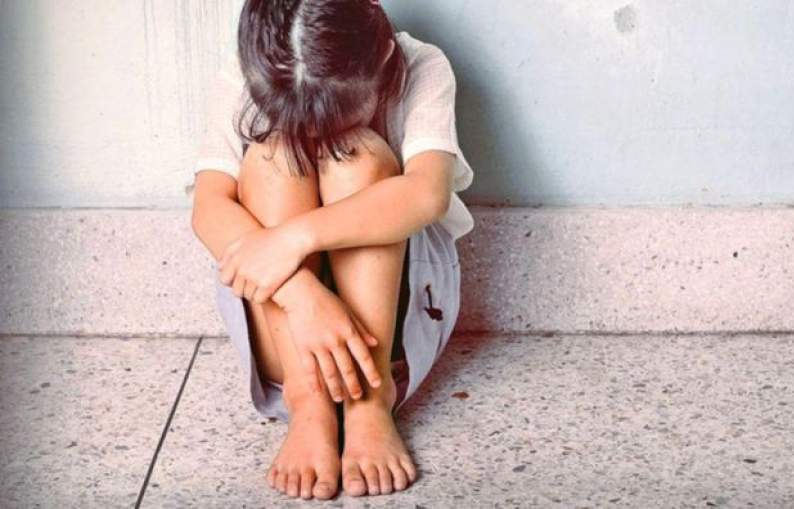 Elev de liceu, acuzat de molestarea sexuală a unei fetițe