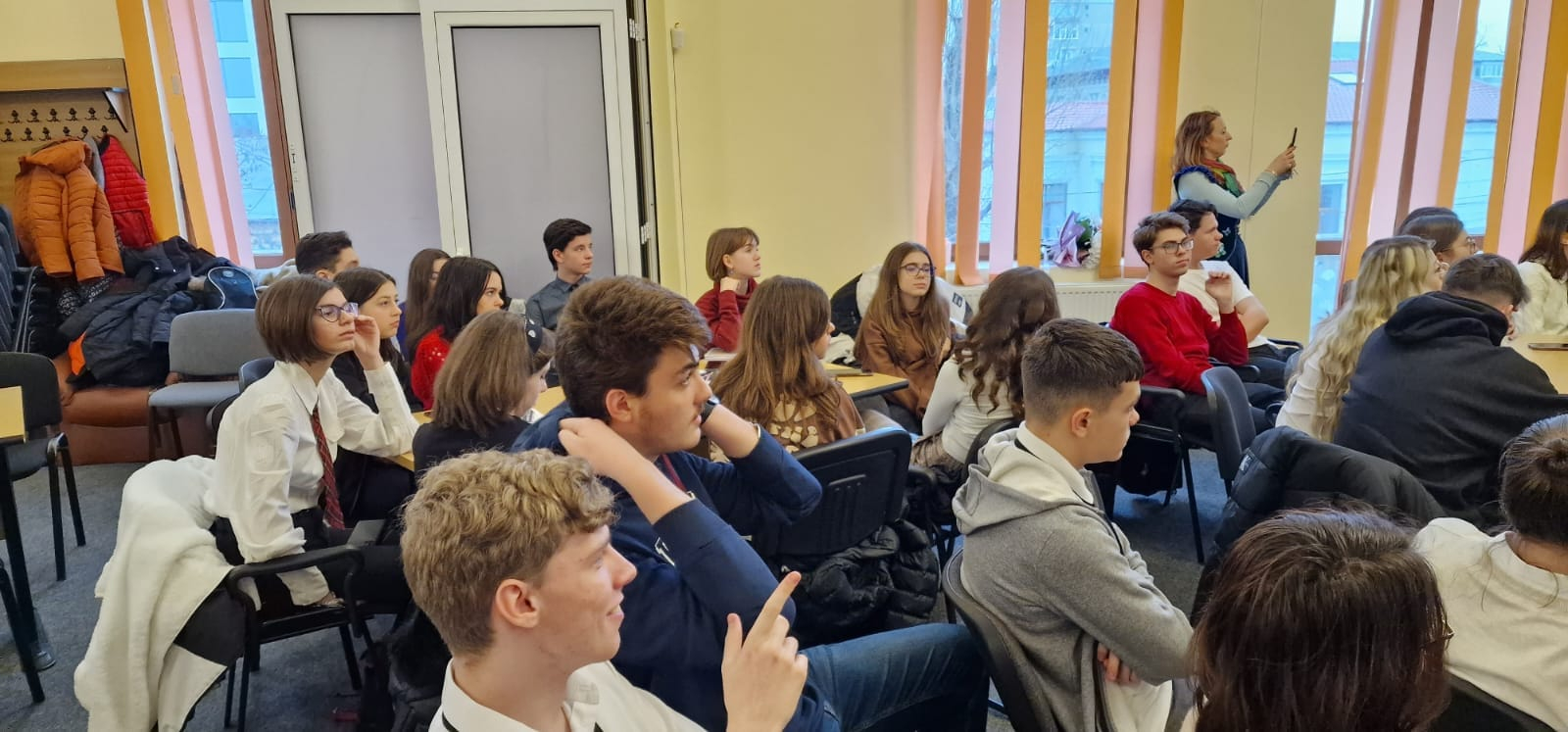 De ce să ne bârfim copiii pe la colţuri?