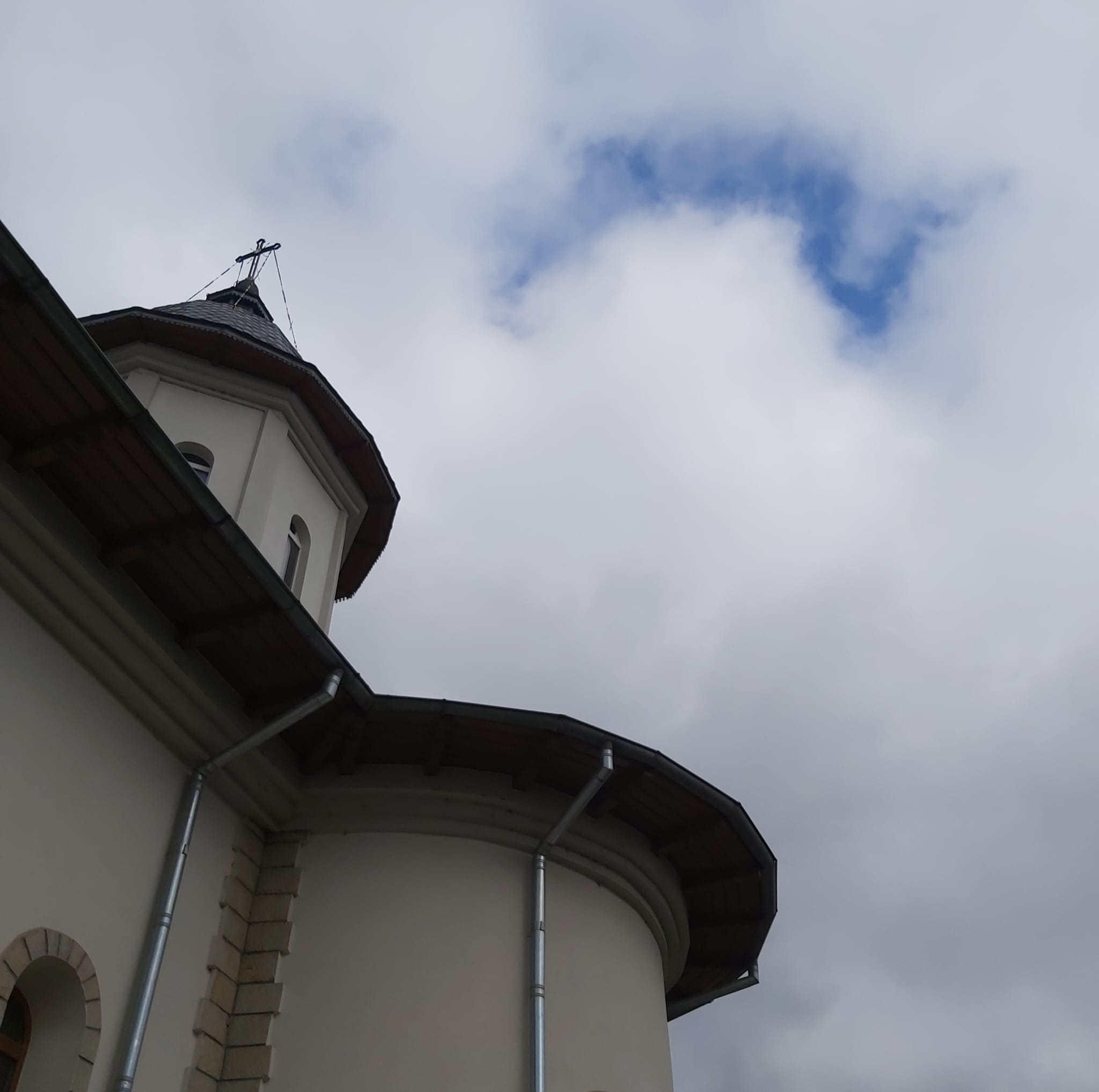 Vreme predominant frumoasă în cursul zilei de astăzi