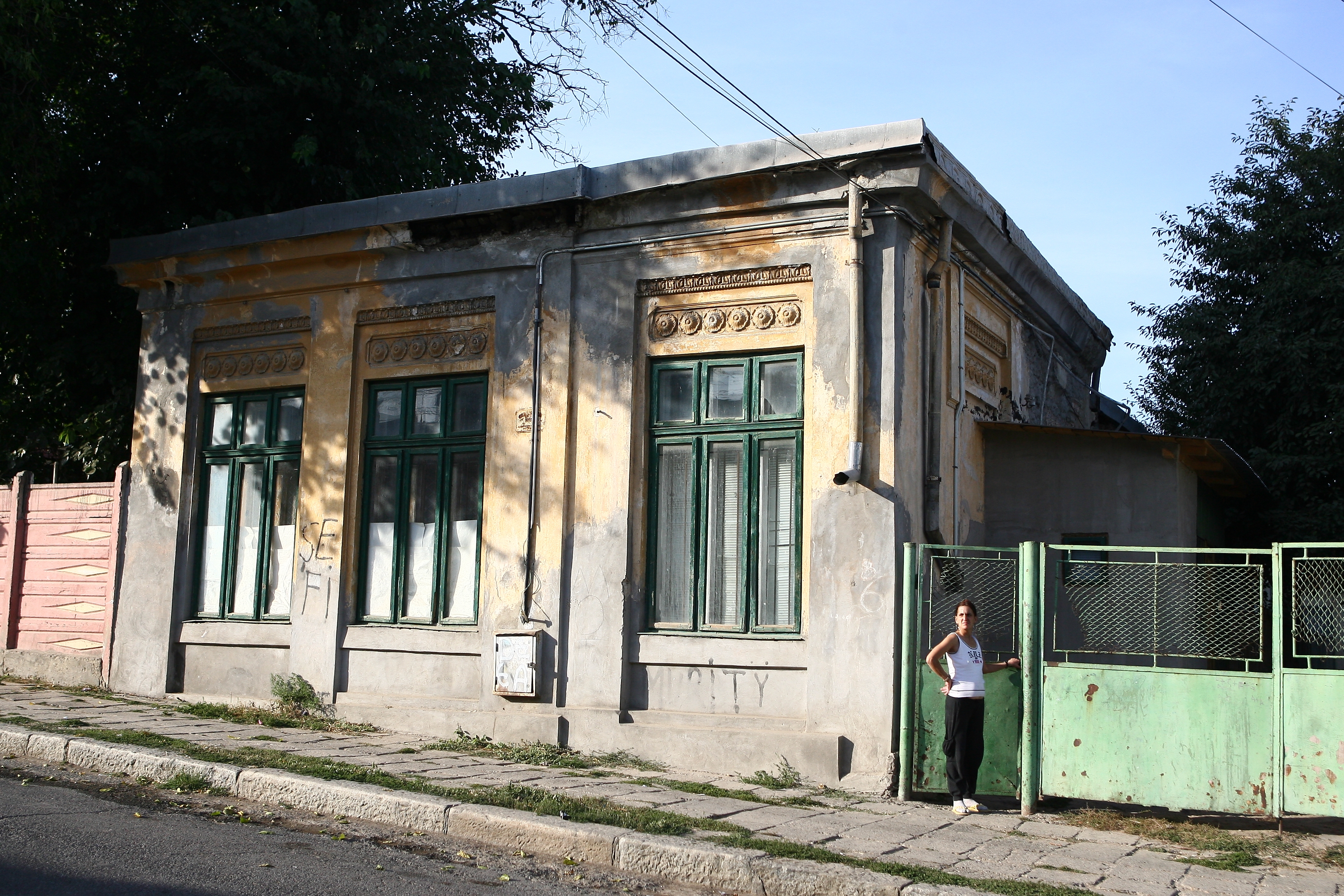 Problemele chiriaşilor Primăriei