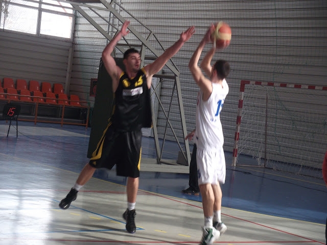 BASCHET: Gălăţenii, învinşi de problemele de arbitraj