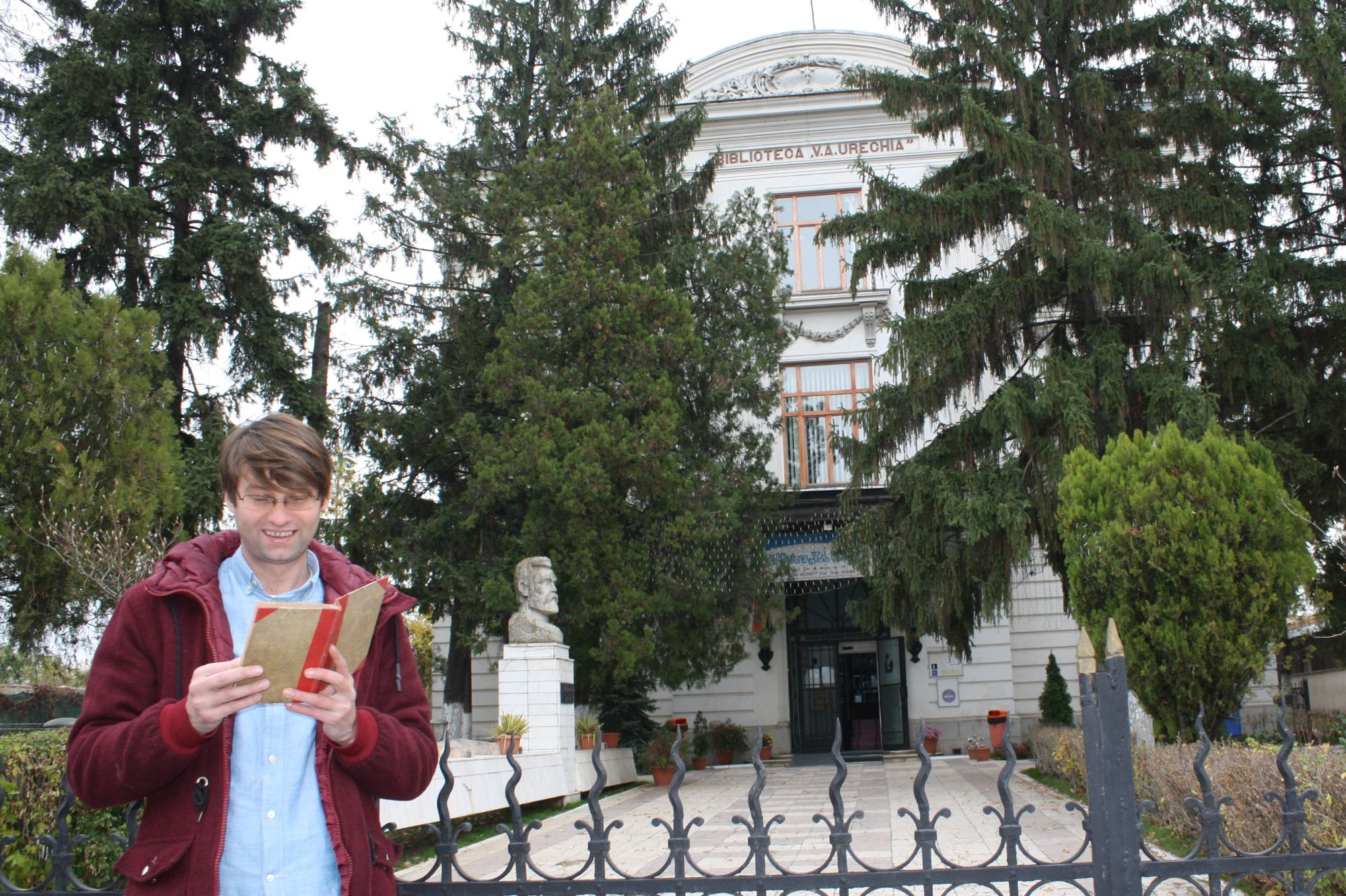 România pe hârtie în 100 de chipuri. Monumentul culturii gălățene