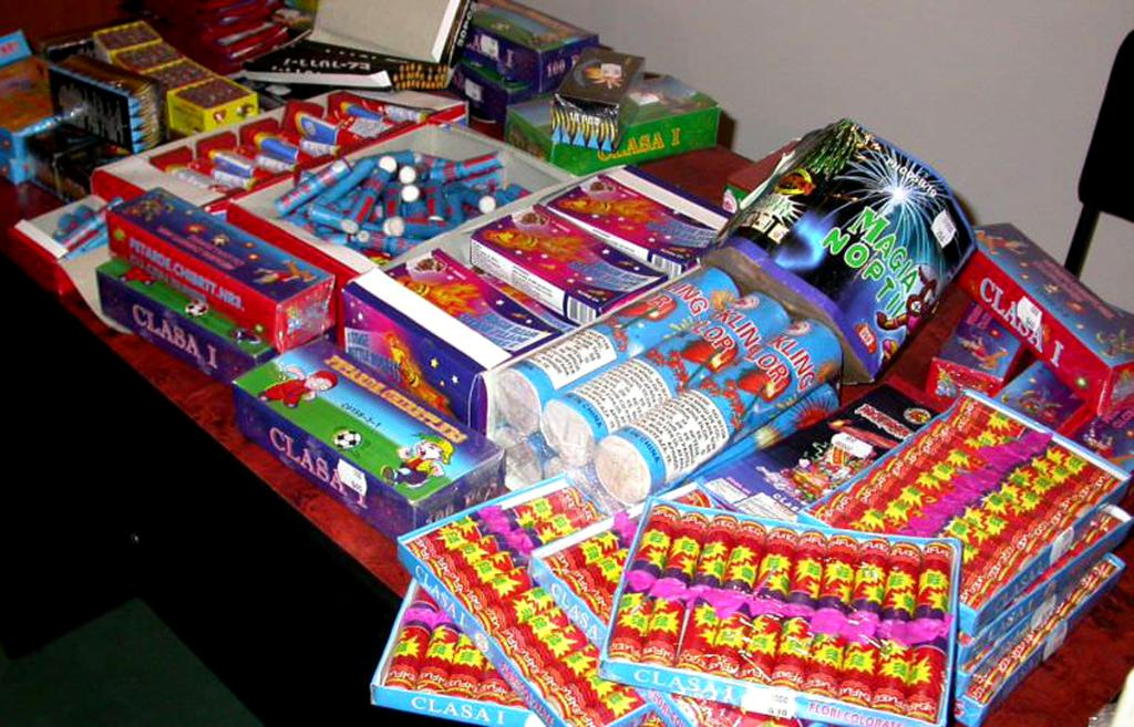 Articolele pirotehnice, interzise minorilor