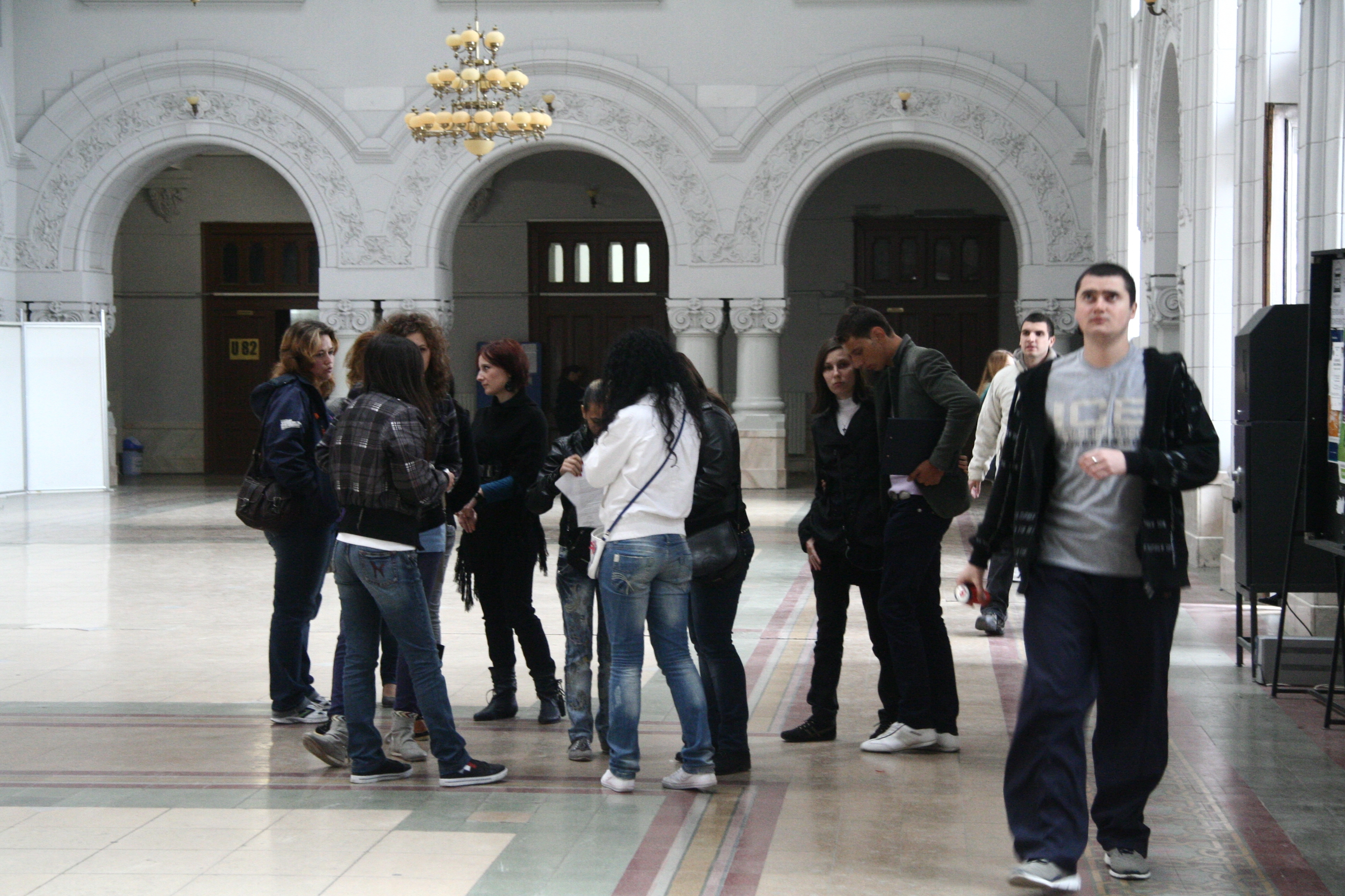 Studenţii se întorc la şcoală pe 7 ianuarie