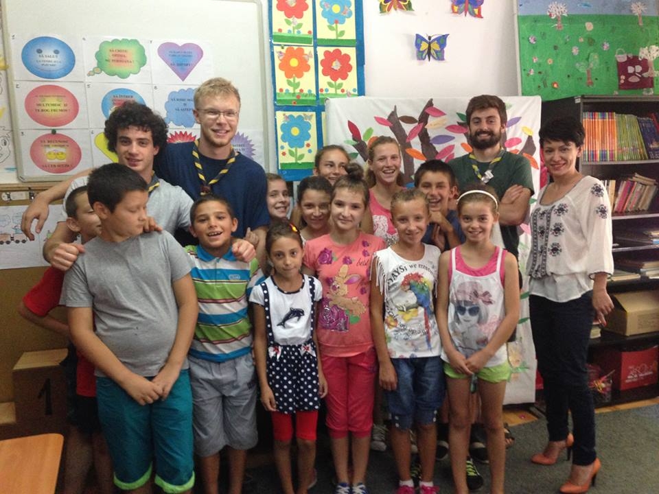 (FOTO) Voluntari din Franţa, la Fundaţia „Inimă de copil” Galaţi. Activităţi speciale, într-o vacanţa de vară specială