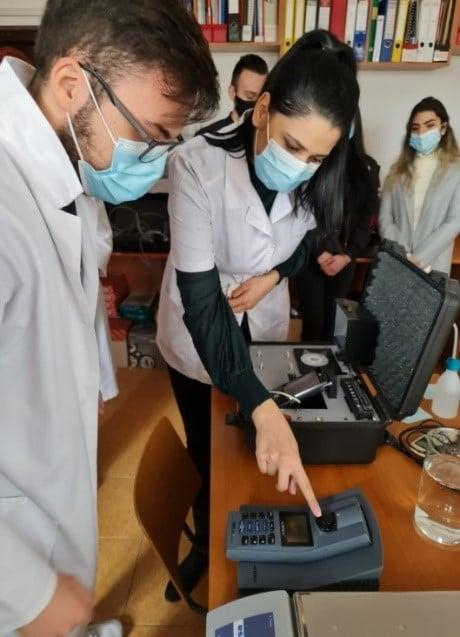 Elevii de la Economic, implicaţi în cercetarea mediului