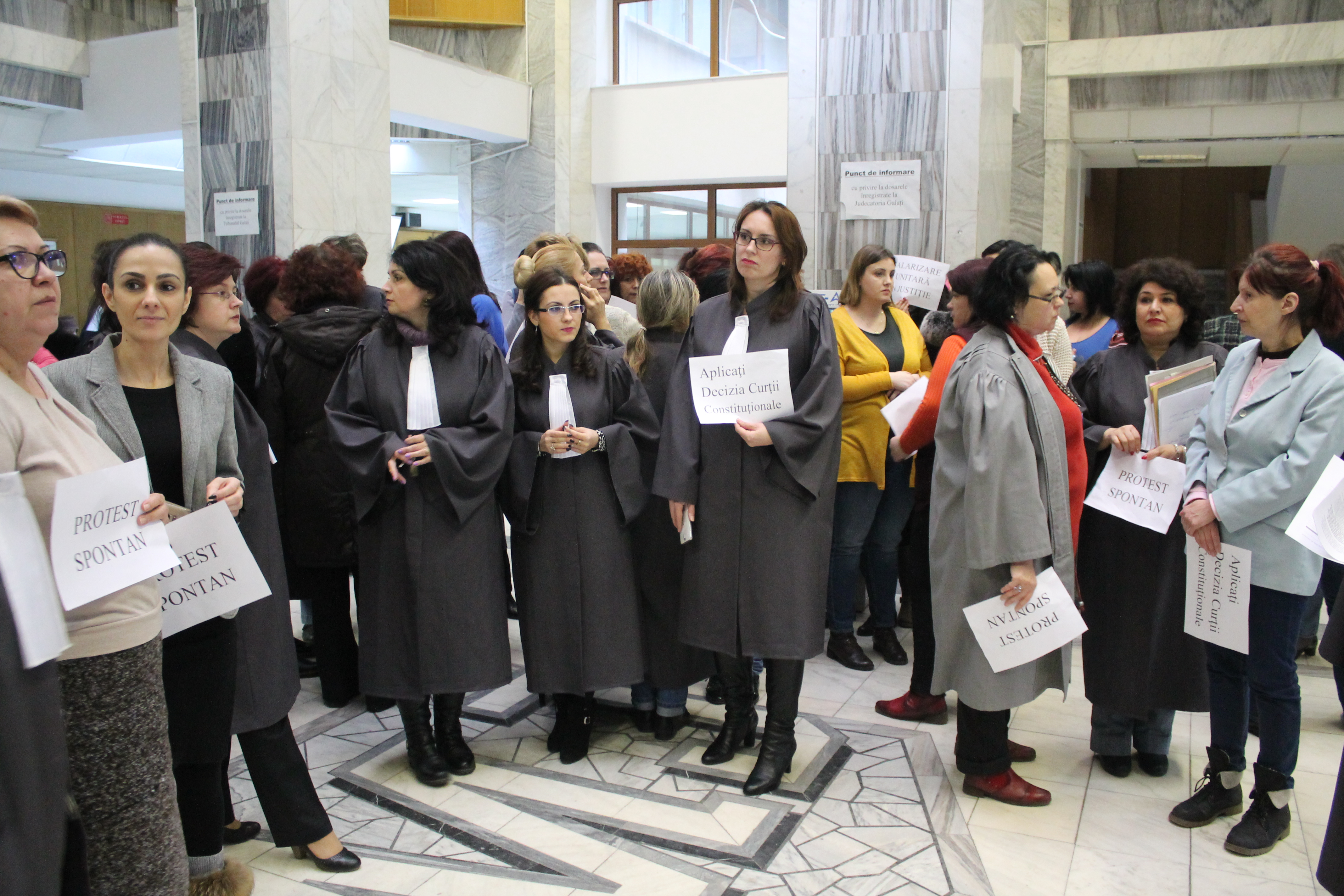 Val de proteste în instanţele gălăţene
