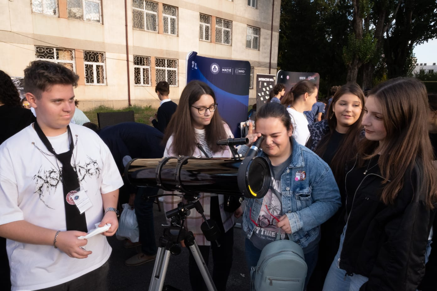 Cum a fost Noaptea Cercetătorilor, la Universitate şi Colegiul "C. Negri" (FOTO)
