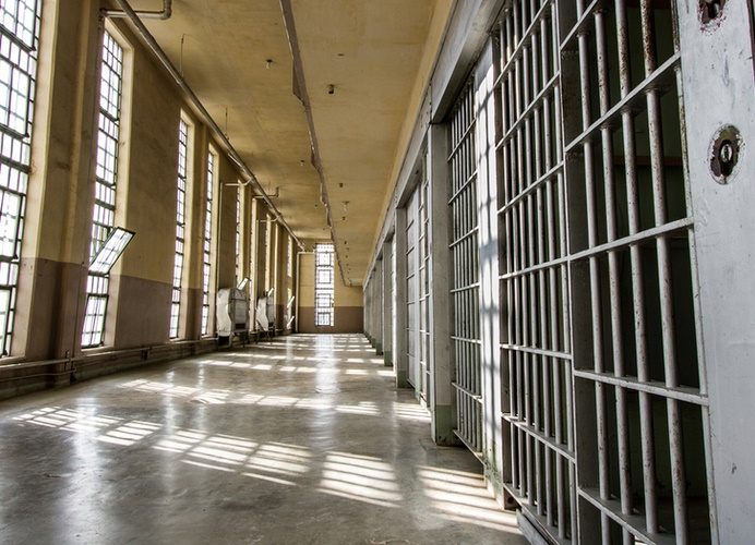 Deţinut gălăţean atacat cu un cuţit în celulă