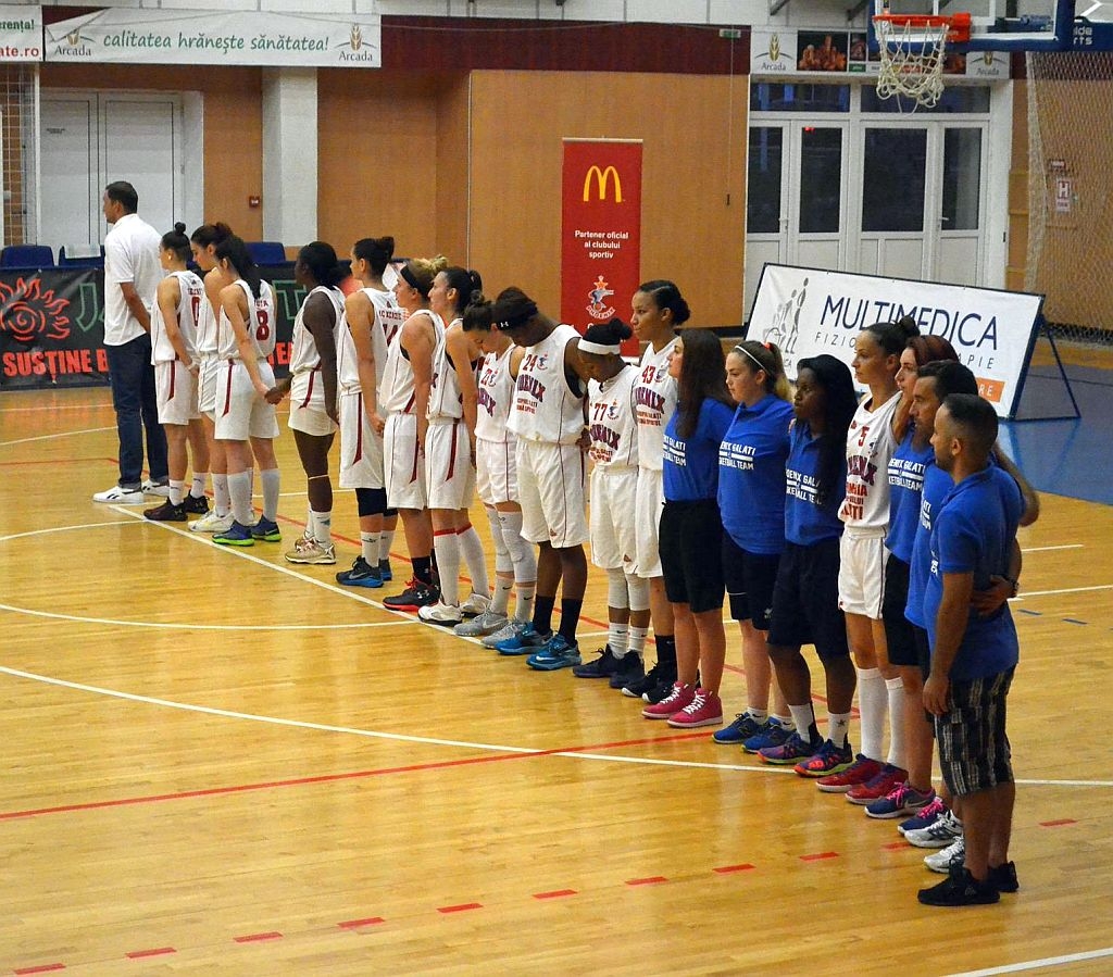 O victorie și o înfrângere în primul cuplaj al sezonului la Sala ”Dunărea”