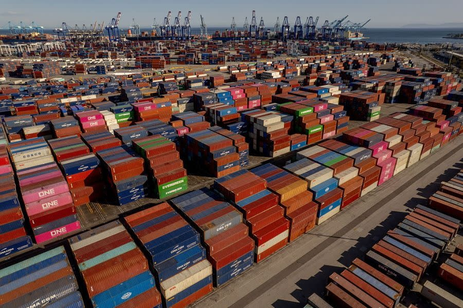 Exporturile Chinei, sub presiunea taxelor vamale americane