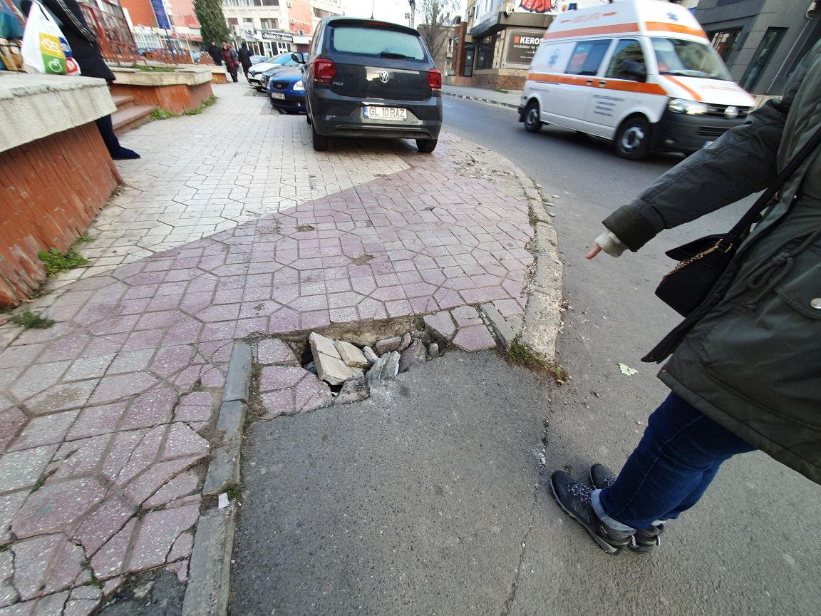 Sute de amenzi pentru parcările neregulamentare