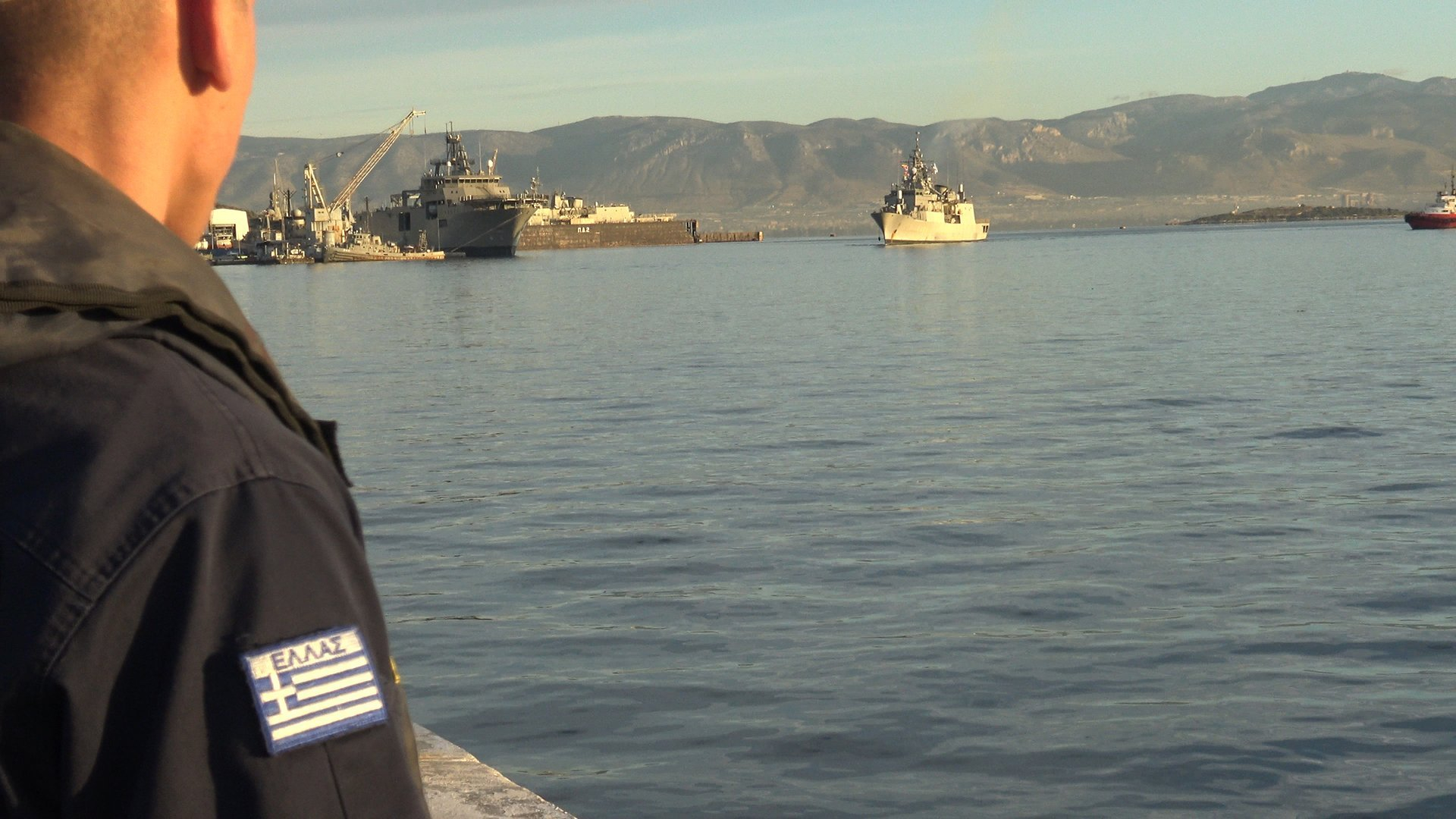 Români suspectați de spionaj, arestați în Grecia