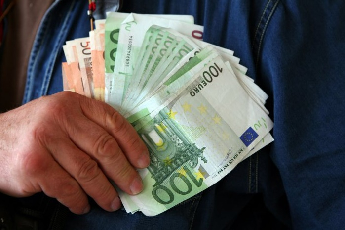 Euro ar putea ajunge la 5,15 - 5,20 lei în 2026