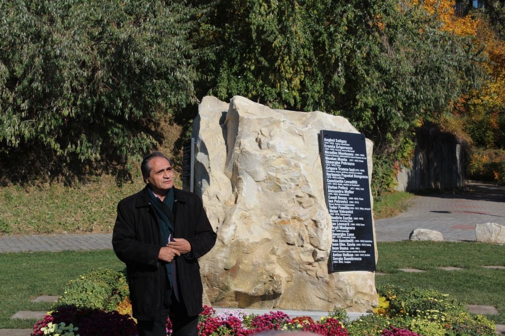 În amintirea personalităţilor gălăţene | Oraşul s-a îmbogăţit cu încă un monument (FOTO)