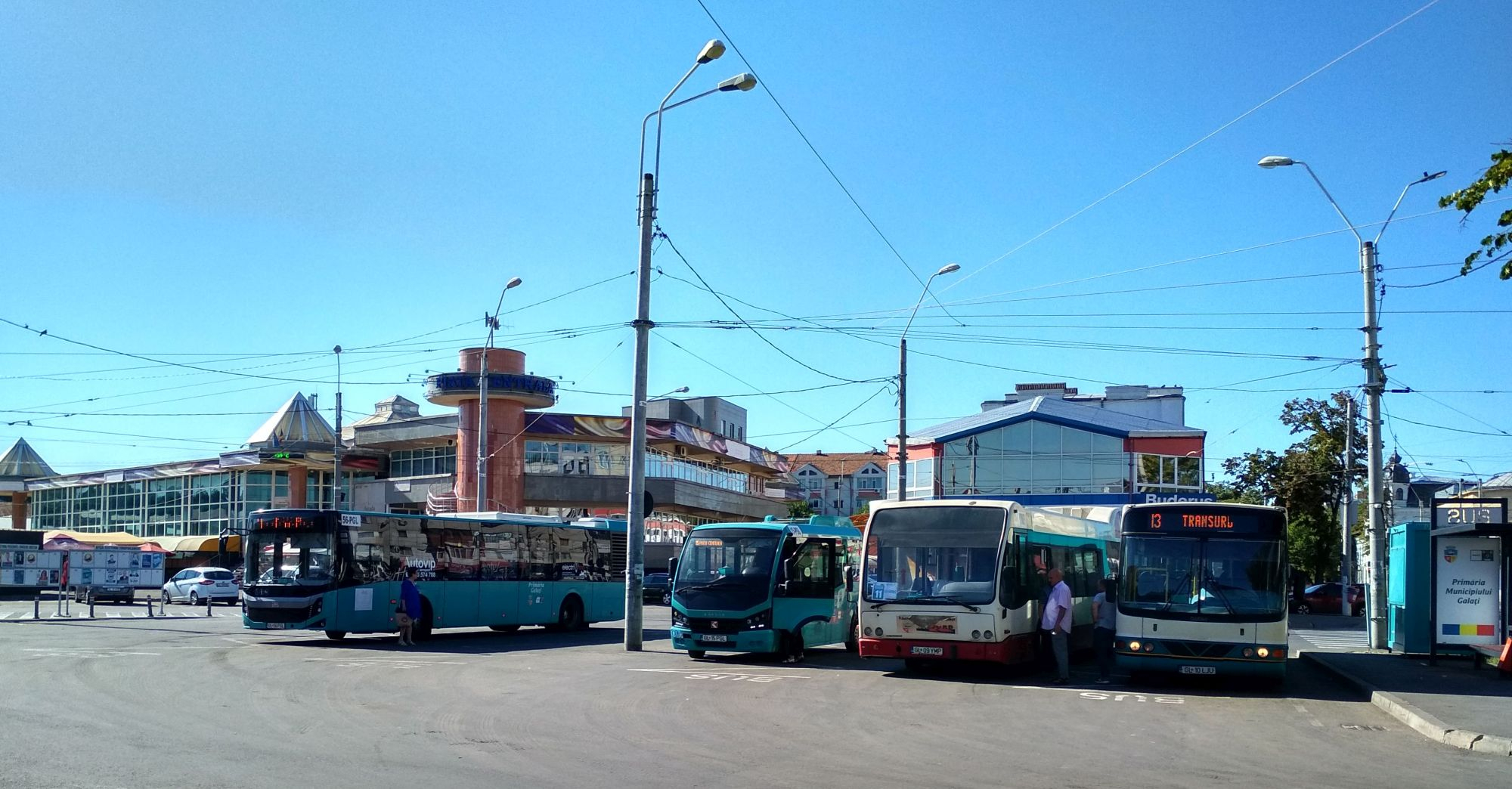 Staţie nouă, pe traseele de transport public 105 L şi 9