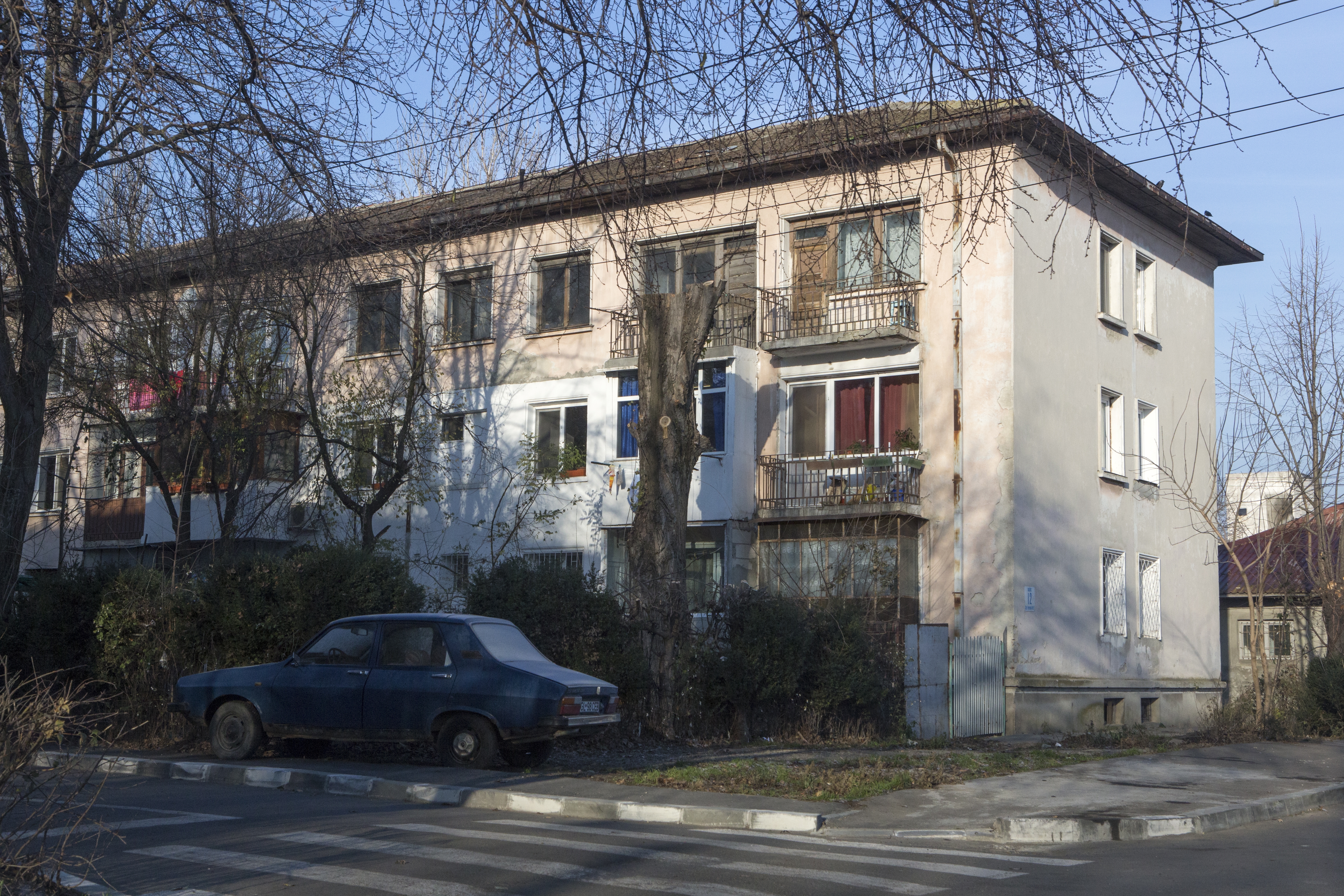 Blocul 15 APT, încălzit degeaba? Au centrală, dar dârdâie în case