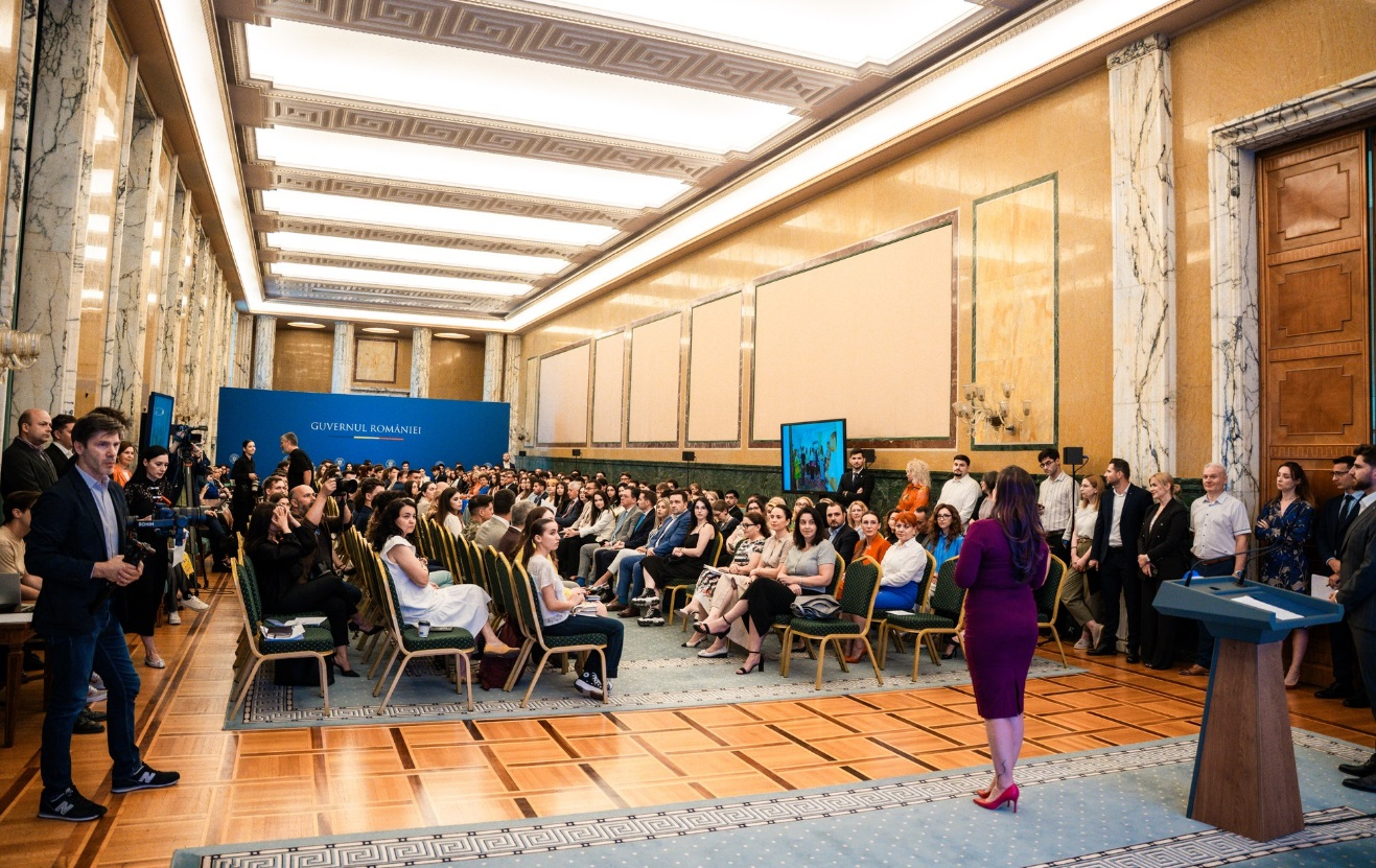 Stagii plătite la Guvern pentru tinerii gălățeni