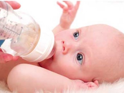 Doar 30 de bebeluşi din Galaţi primesc lapte praf