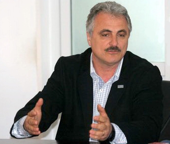 200 de MARINARI sunt BLOCAŢI în mai multe porturi din lume, după ce firma cu care aveau contract a intrat în INSOLVENŢĂ