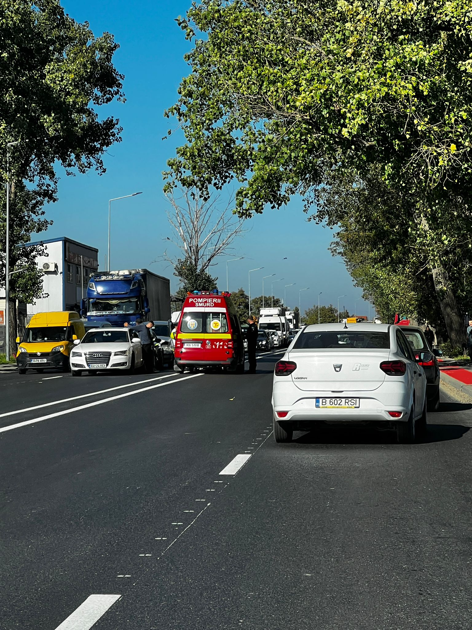 Trei mașini s-au ciocnit în lanț, pe Centură