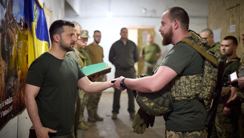Volodimir Zelenski, pe frontul de est din Ucraina