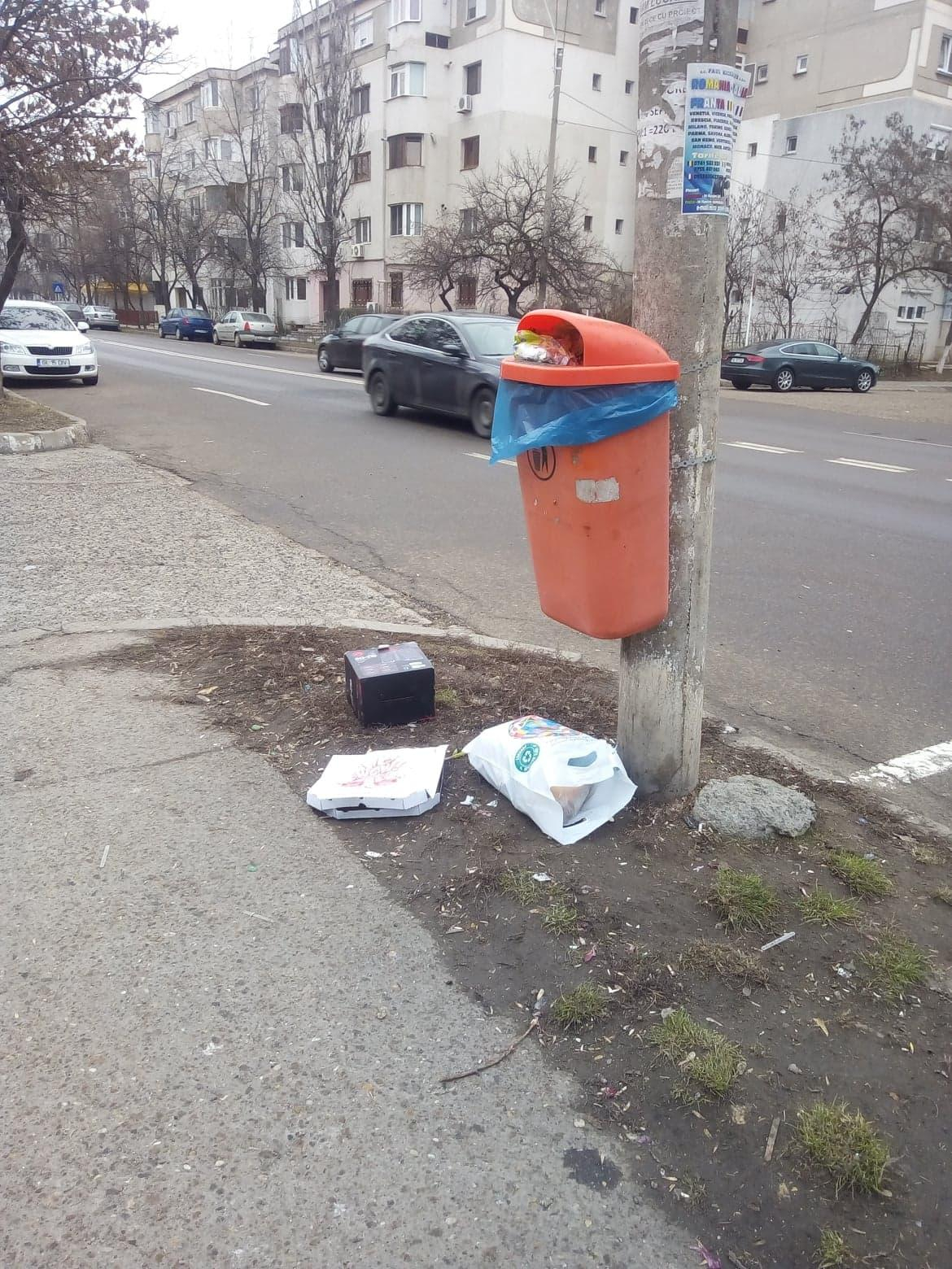 Oameni şi şobolani. Resturile ”bunăstării”, azvârlite peste tot