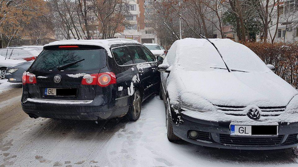 Cinci maşini, avariate într-un carambol
