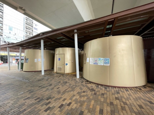 Un bărbat trans a dat statul în judecată pentru toaletă