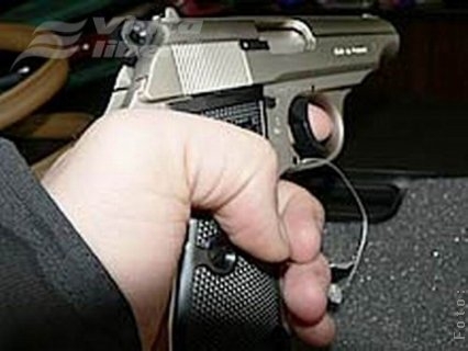 Pistoale şi focuri de armă pentru locul de parcare