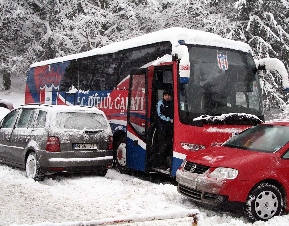 „Oţelarii”, dispersaţi de vremea rea