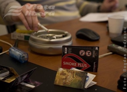 Ţigările interzise – fructul oprit pentru liceeni?